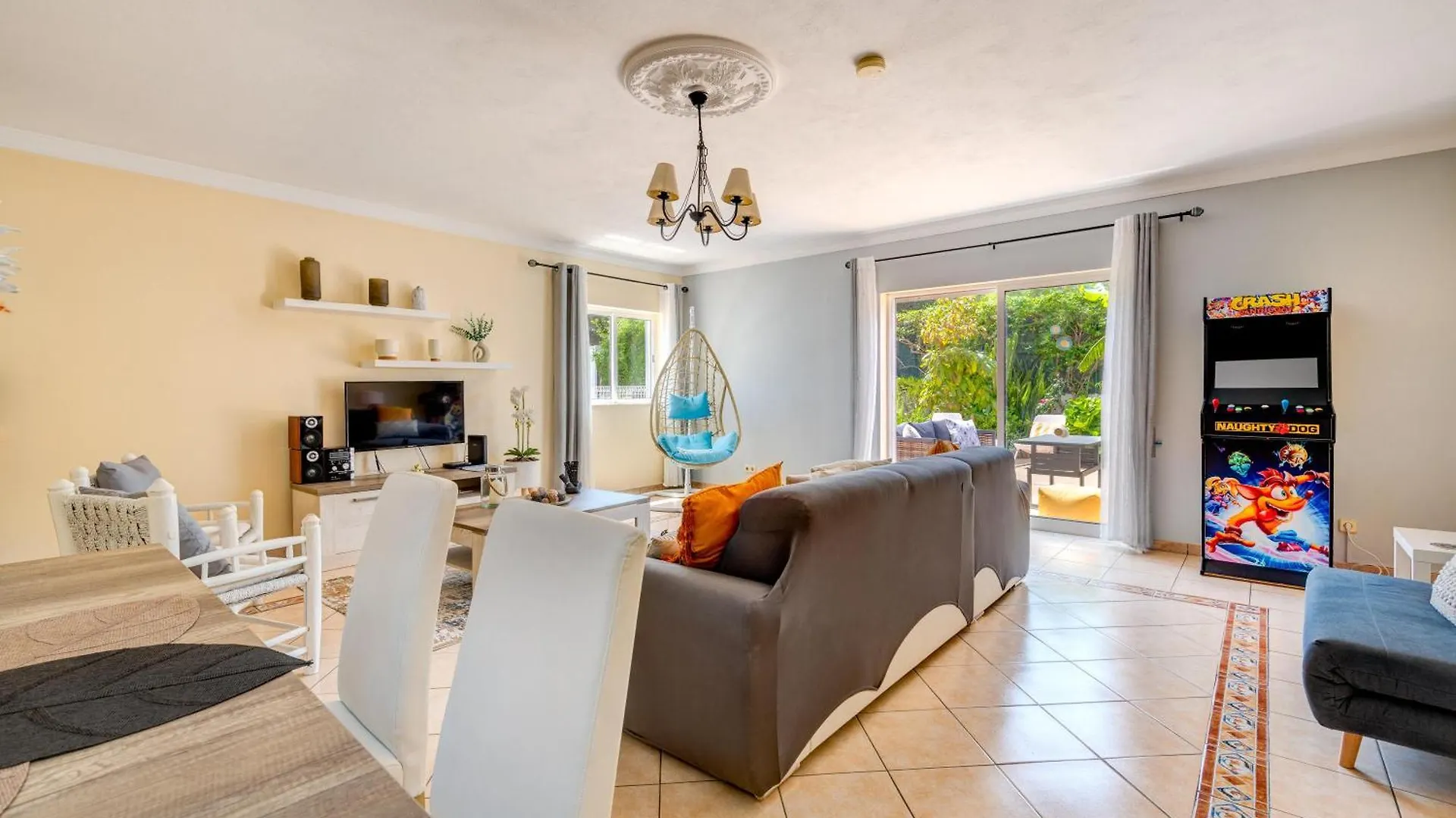 Villa Vila Da Encosta - Private - Heated Swimming Pool - By Bedzy Albufeira