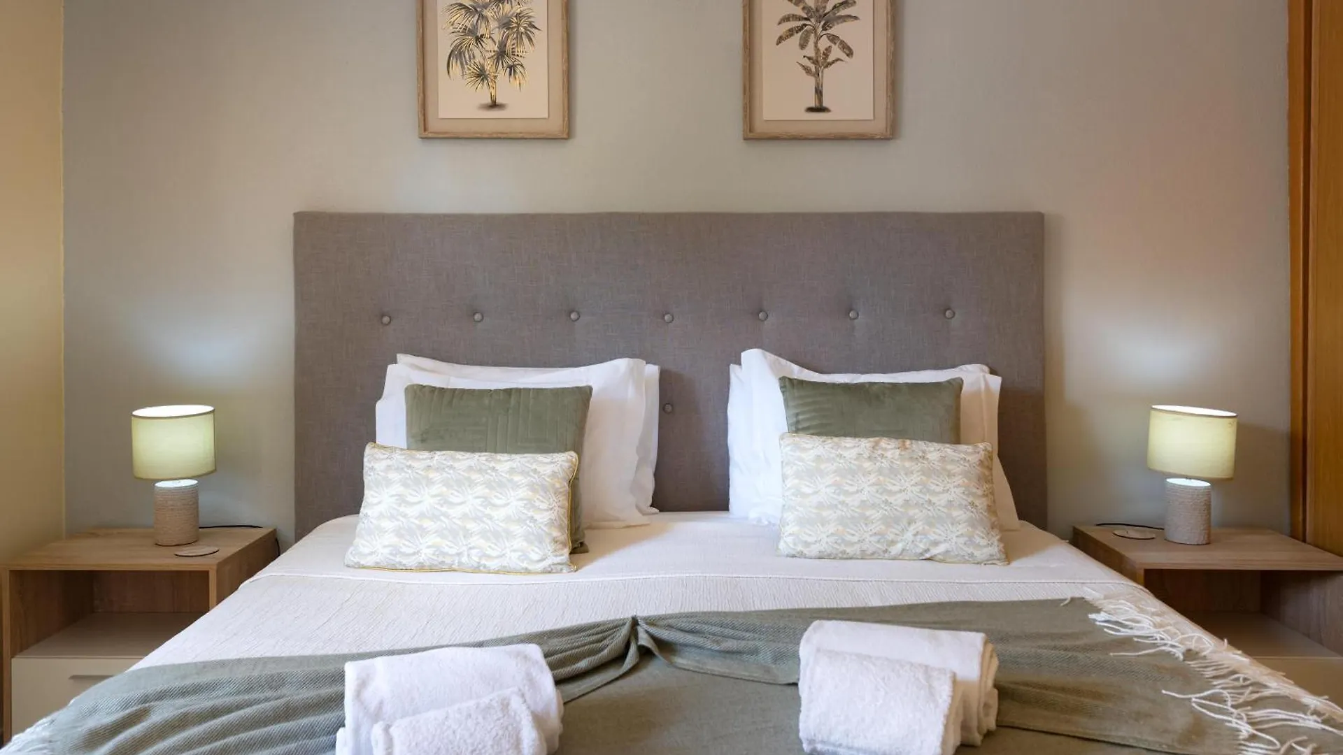 Villa Vila Da Encosta - Private - Heated Swimming Pool - By Bedzy Albufeira Portugal