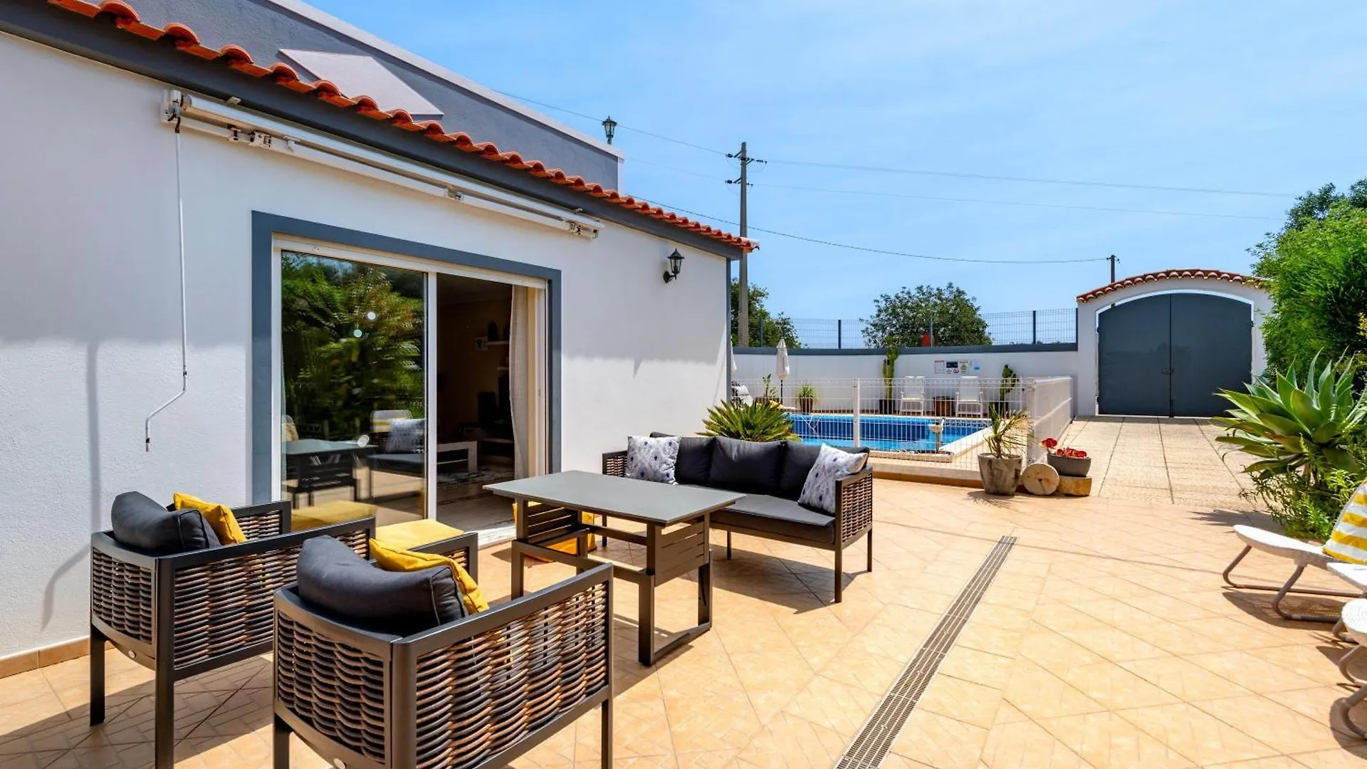 Villa Vila Da Encosta - Private - Heated Swimming Pool - By Bedzy Albufeira