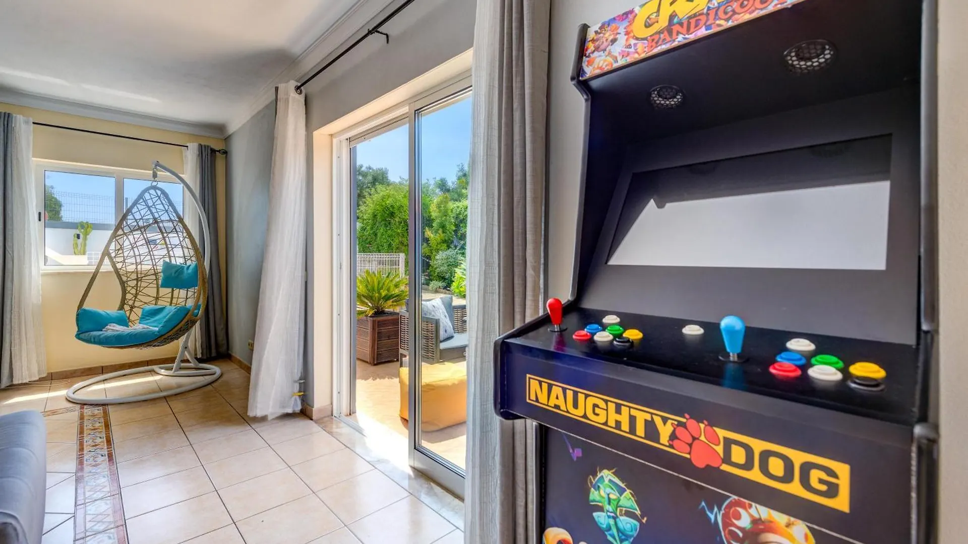 Villa Vila Da Encosta - Private - Heated Swimming Pool - By Bedzy Albufeira