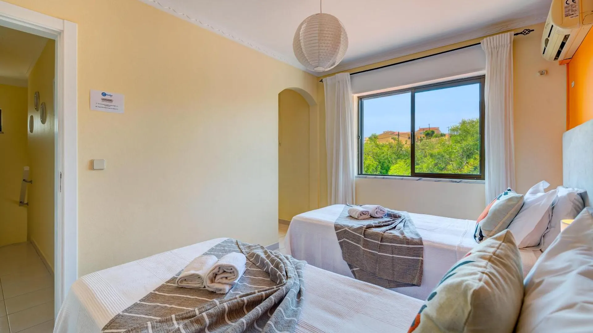 Vila Da Encosta - Private - Heated Swimming Pool - By Bedzy Albufeira 0*,  Portugalsko