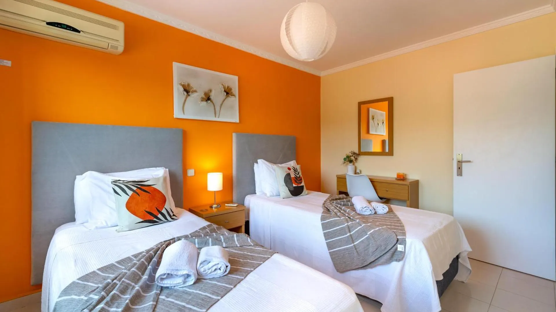 Vila Da Encosta - Private - Heated Swimming Pool - By Bedzy Albufeira 0*,  Portugalsko
